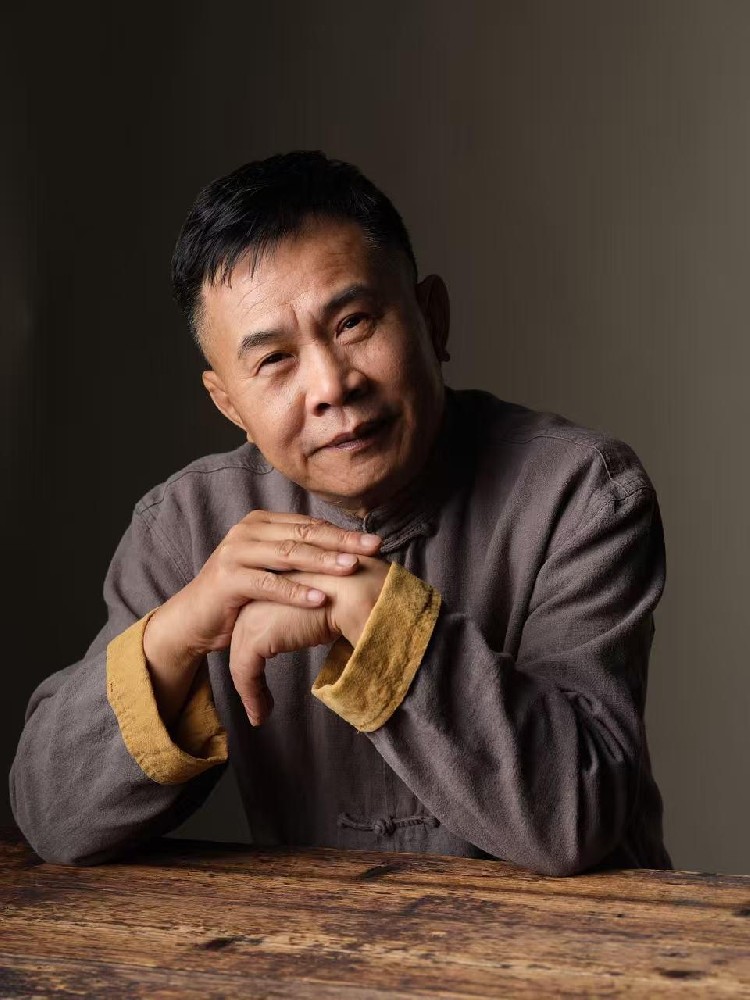 黃景藏（國瓷紅葉畫院常務(wù)副院長(zhǎng)）