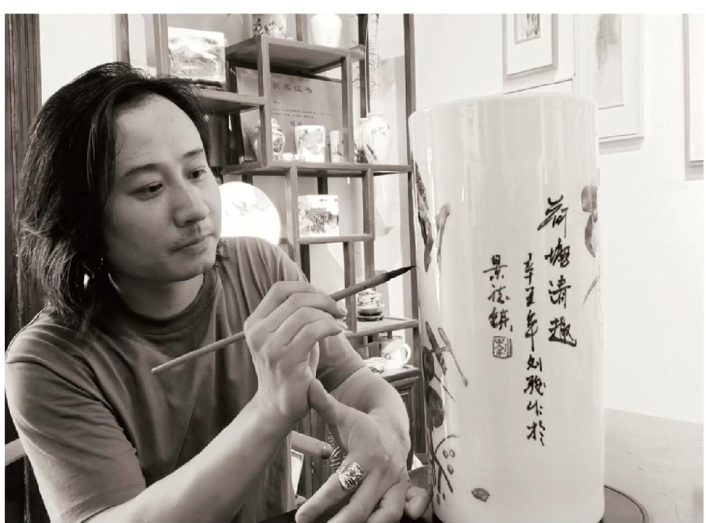 劉駿（國瓷紅葉畫院副秘書長(zhǎng)）