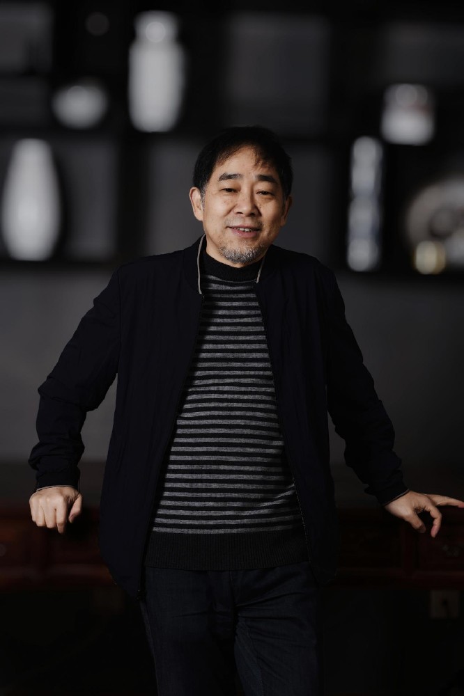 劉偉（國瓷紅葉畫院名譽(yù)院長(zhǎng)）