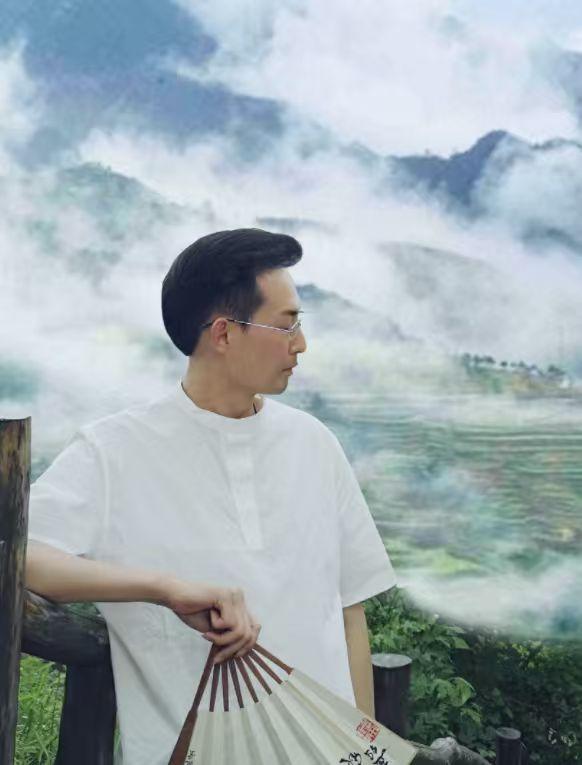 魏杰（國瓷紅葉畫院副院長(zhǎng)）